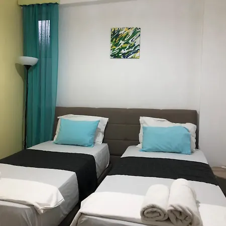公寓 Genci Seaview Apartaments@albaresidence *